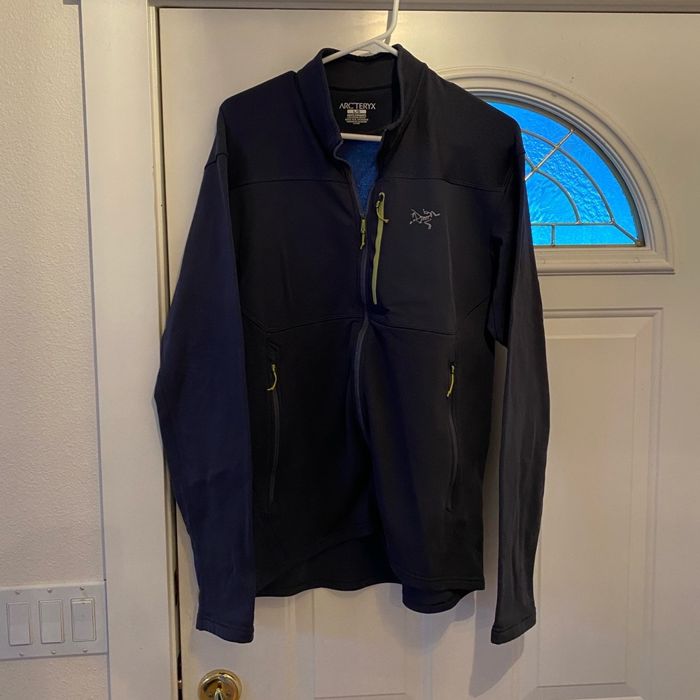 ARC'TERYX men’s lightweight jacket. Blue, size large